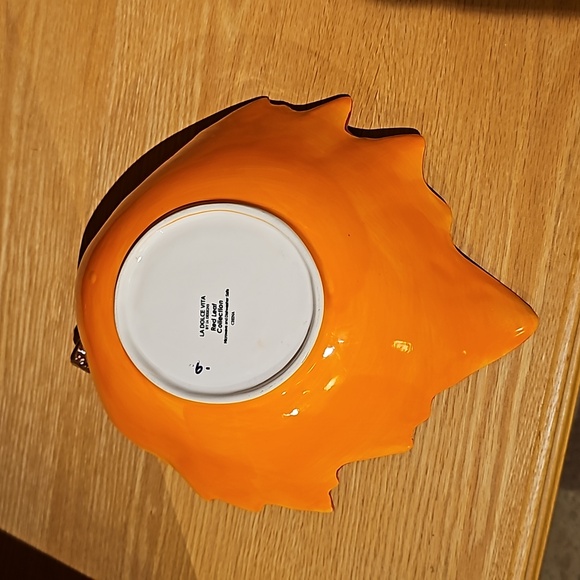 La Dolce Vita collection Serving Bowl, Snack Dish, in autum leaf shape and color - Picture 2 of 5